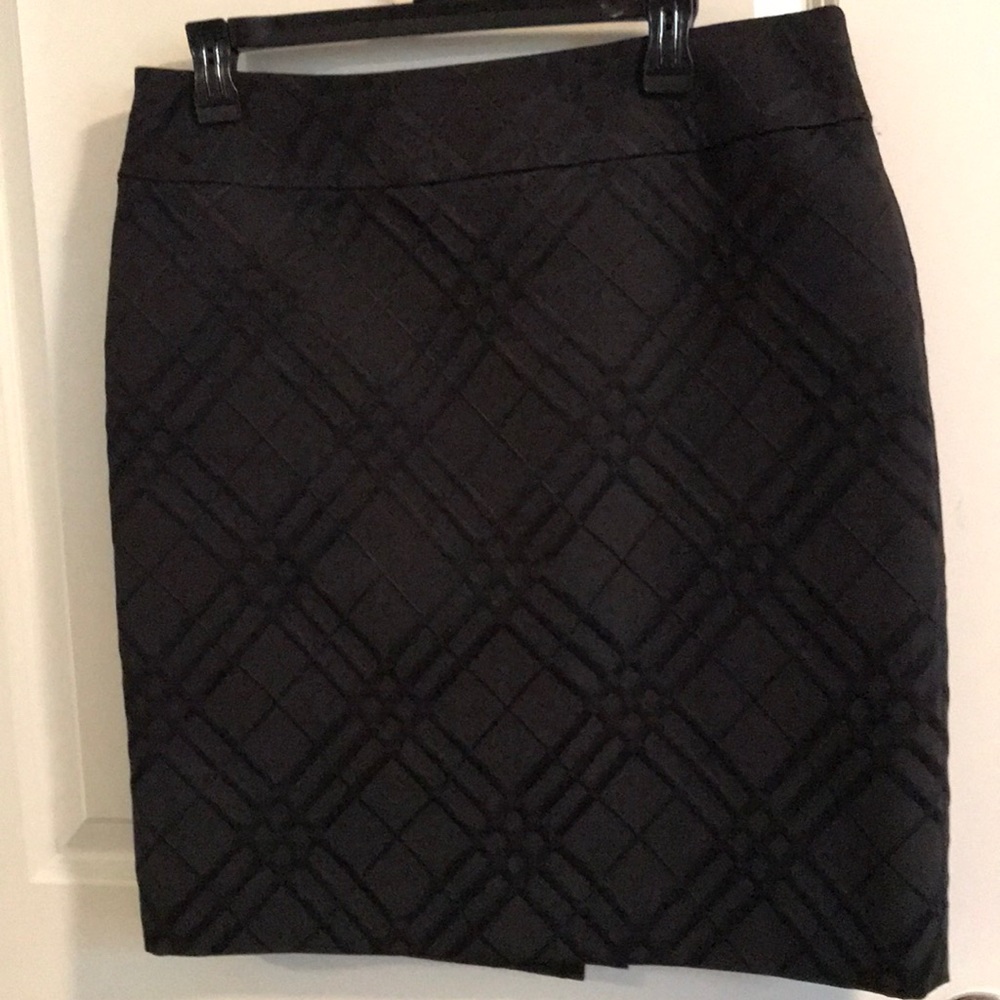 Lined Black patterned skirt